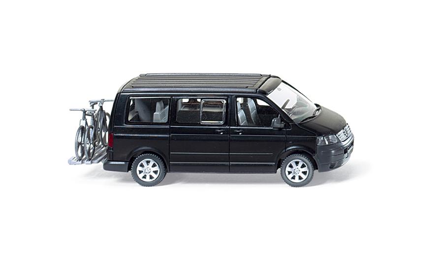 VW T5 California with bicycles black magic perleffect
