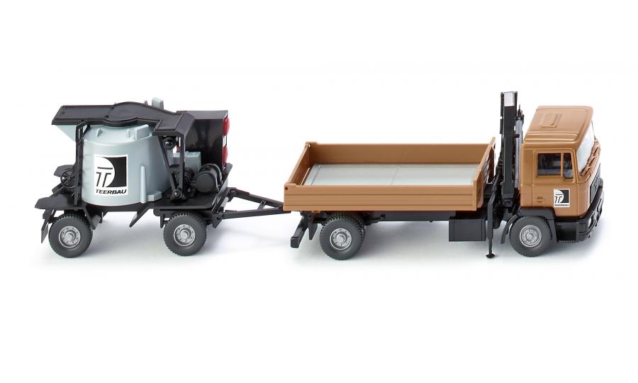 Poured asphalt mixer truck - trailer combination (MAN F90)